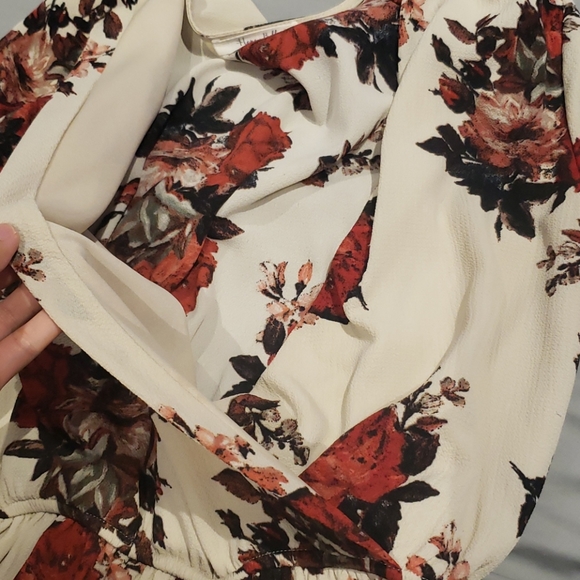 Floral Romper - Picture 6 of 7